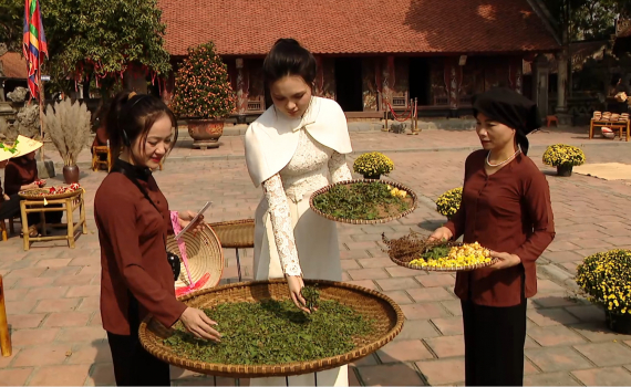 X&uacute;c tiến tour du lịch t&igrave;m về cội nguồn 2025