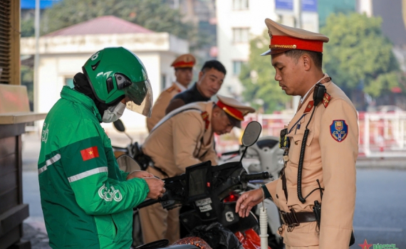 Chưa c&oacute; cơ chế cụ thể về chi tiền cho người cung cấp th&ocirc;ng tin phản &aacute;nh vi phạm giao th&ocirc;ng