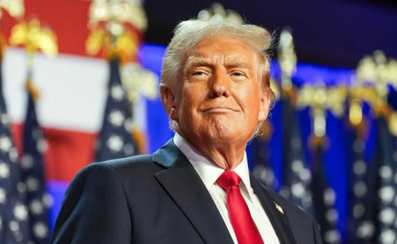 Tổng thống Mỹ Donald Trump vấp phải trở ngại ph&aacute;p l&yacute; đầu ti&ecirc;n