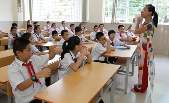 Th&ocirc;ng qua đề nghị x&acirc;y dựng Nghị quyết th&iacute; điểm tuyển người c&oacute; tr&igrave;nh độ cao đẳng dạy Chương tr&igrave;nh gi&aacute;o dục phổ th&ocirc;ng 2018