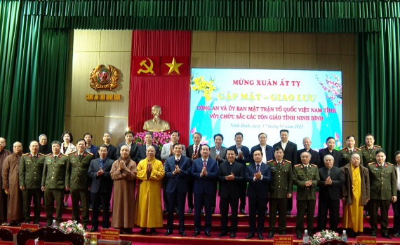 Gặp mặt - Giao lưu với chức sắc c&aacute;c t&ocirc;n gi&aacute;o nh&acirc;n dịp mừng Xu&acirc;n Ất Tỵ 2025