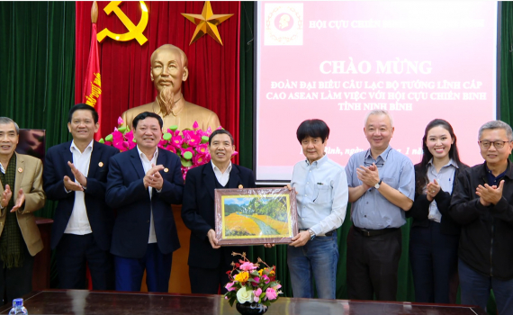 Hội Cựu chiến binh tỉnh Ninh B&igrave;nh tiếp Đo&agrave;n đại biểu C&acirc;u lạc bộ tướng lĩnh cấp cao Asean