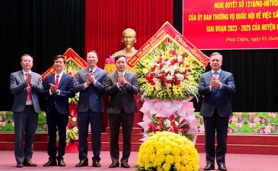 Kim Sơn C&ocirc;ng bố Nghị quyết 1318 của Uỷ ban Thường vụ Quốc hội về sắp xếp đơn vị h&agrave;nh ch&iacute;nh