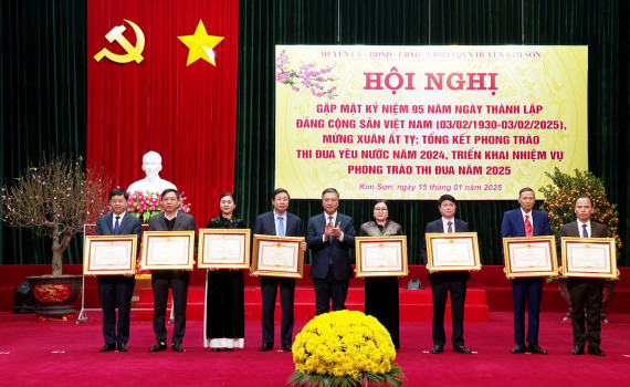 Kim Sơn gặp mặt kỷ niệm 95 năm Ng&agrave;y th&agrave;nh lập Đảng Cộng sản Việt Nam v&agrave; mừng xu&acirc;n Ất Tỵ 