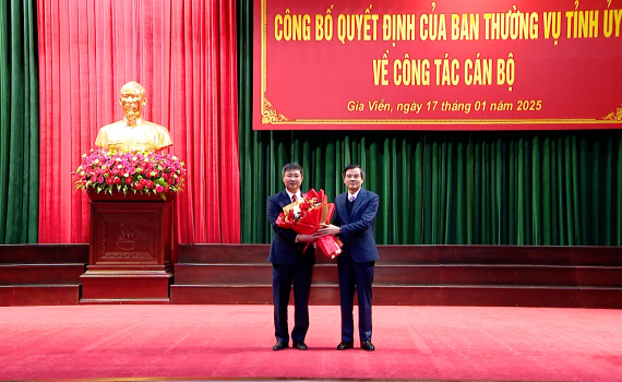 Đồng ch&iacute; L&ecirc; Văn Cường được điều động, chỉ định giữ chức B&iacute; thư Huyện uỷ Gia Viễn 