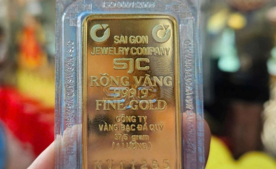 Gi&aacute; v&agrave;ng h&ocirc;m nay (14-1): Cao nhất lịch sử