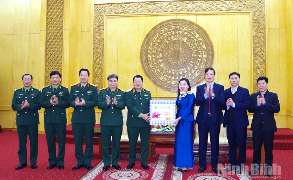 Bộ Tư lệnh Qu&acirc;n khu 3 ch&uacute;c Tết Tỉnh uỷ, UBND tỉnh Ninh B&igrave;nh