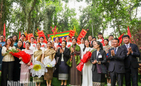 Phu nh&acirc;n Tổng B&iacute; thư Đảng Cộng sản Việt Nam v&agrave; Phu nh&acirc;n Tổng B&iacute; thư, Chủ tịch nước Cộng h&ograve;a D&acirc;n chủ Nh&acirc;n d&acirc;n L&agrave;o thăm tỉnh Ninh B&igrave;nh
