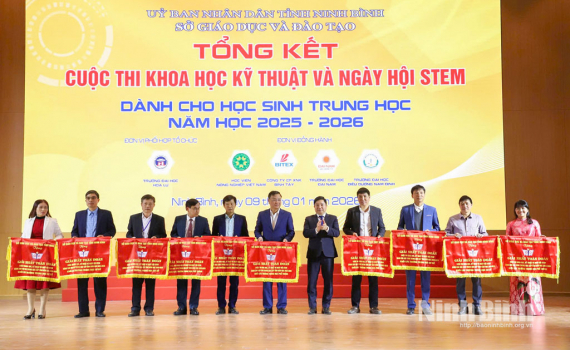 Tổng kết v&agrave; trao giải Cuộc thi khoa học kỹ thuật v&agrave; ng&agrave;y hội STEM d&agrave;nh cho học sinh trung học năm học 2025-2026