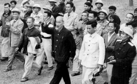 B&aacute;c dạy: "L&agrave;m c&ocirc;ng bộc của nh&acirc;n d&acirc;n"