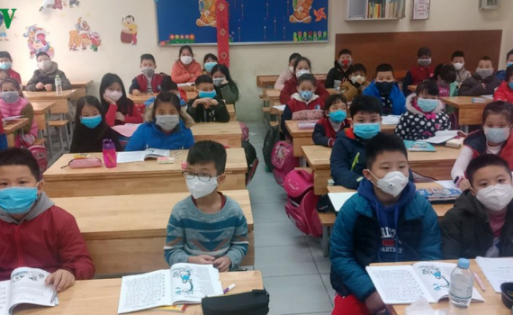 Cả nước c&oacute; 57 địa phương cho học sinh nghỉ học ph&ograve;ng tr&aacute;nh corona