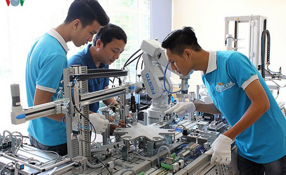 C&aacute;c trường dạy nghề cho học sinh, sinh vi&ecirc;n đi học lại từ 2/3