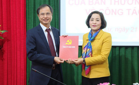 C&ocirc;ng bố quyết định của BTV Tỉnh ủy về c&ocirc;ng t&aacute;c c&aacute;n bộ tại Hoa Lư