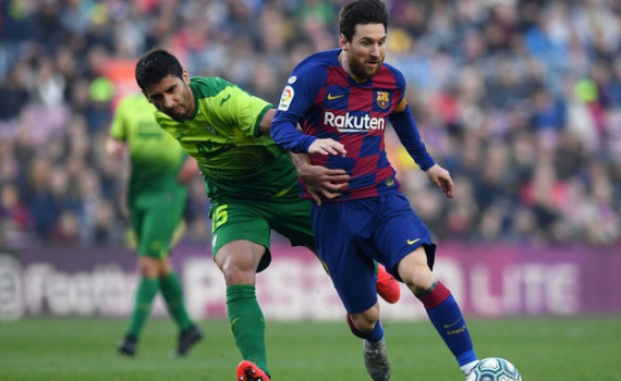 Messi &ldquo;vượt mặt&rdquo; Ronaldo về th&agrave;nh t&iacute;ch ghi b&agrave;n