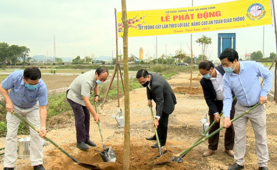 Sở Giao th&ocirc;ng Vận tải ph&aacute;t động Tết trồng c&acirc;y