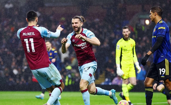 MU h&ograve;a thất vọng trước Burnley