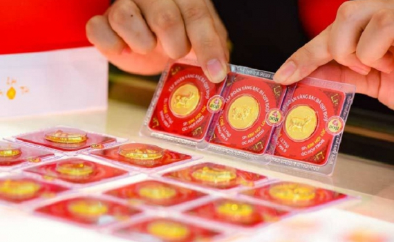 Gi&aacute; v&agrave;ng h&ocirc;m nay 14-2: Gi&aacute; v&agrave;ng thế giới tăng nhẹ, trong nước ổn định