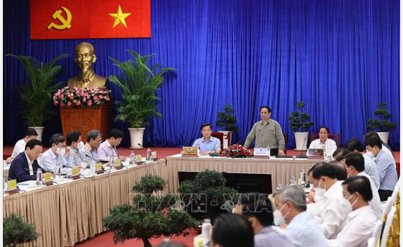 Thủ tướng Ch&iacute;nh phủ Phạm Minh Ch&iacute;nh: Cả nước chung tay ph&aacute;t triển hạ tầng, đặc biệt l&agrave; hạ tầng giao th&ocirc;ng 
