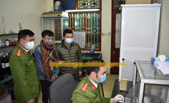 Bắt đối tượng mua b&aacute;n tr&aacute;i ph&eacute;p chất ma t&uacute;y tại Nho Quan