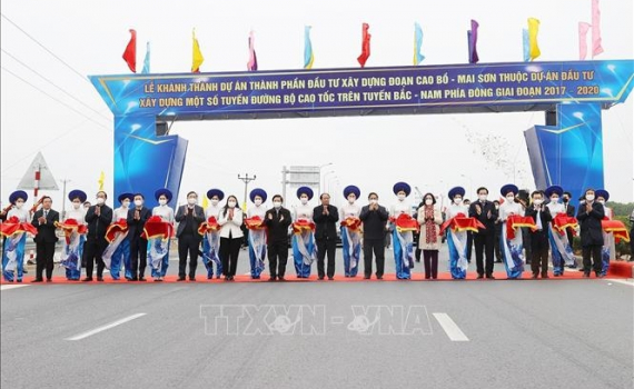 Thủ tướng Phạm Minh Ch&iacute;nh dự lễ kh&aacute;nh th&agrave;nh cao tốc Cao Bồ - Mai Sơn