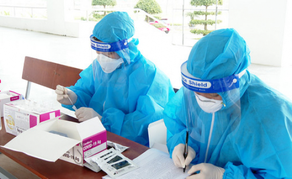 Chỉ đạo khẩn về ti&ecirc;m vaccine v&agrave; đẩy mạnh ph&ograve;ng, chống dịch Covid-19 