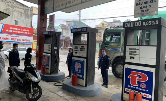 Triển khai nhiều giải ph&aacute;p ổn định thị trường xăng, dầu