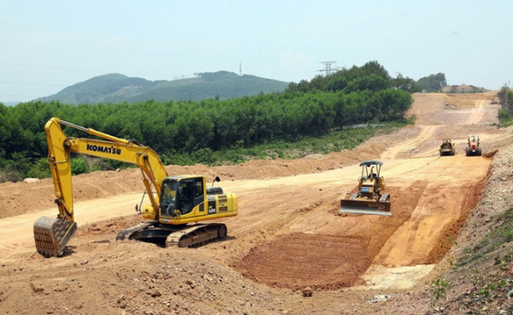 Bảo đảm cơ bản ho&agrave;n th&agrave;nh đường bộ cao tốc Bắc - Nam trong năm 2025