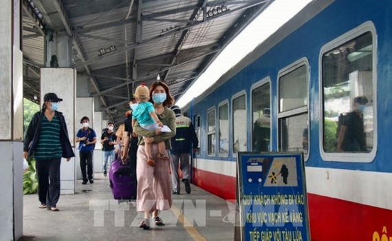 Đường sắt giảm 50% gi&aacute; v&eacute;, chi tiết gi&aacute; v&agrave; từng chặng