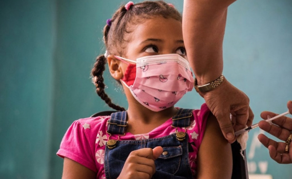 Cuba đứng vững trước đại dịch nhờ chiến dịch bao phủ vaccine