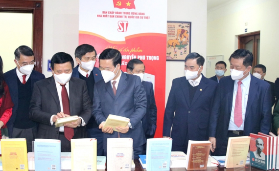Ra mắt cuốn s&aacute;ch của Tổng B&iacute; thư Nguyễn Ph&uacute; Trọng