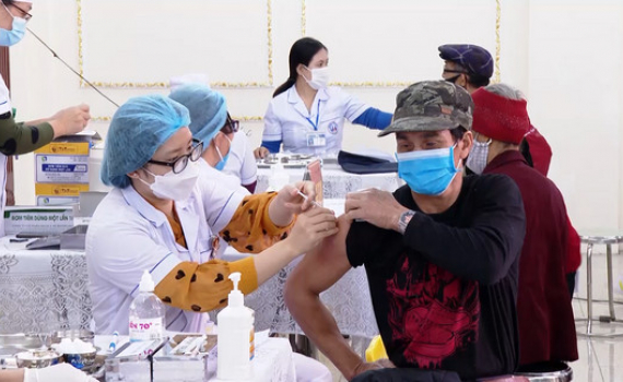Ninh B&igrave;nh đẩy mạnh chiến dịch ti&ecirc;m chủng vắc xin, tạo l&aacute; chắn th&eacute;p trong ph&ograve;ng dịch Covid-19
