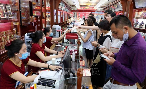 Gi&aacute; v&agrave;ng h&ocirc;m nay trong nước tăng mạnh, lập đỉnh mới
