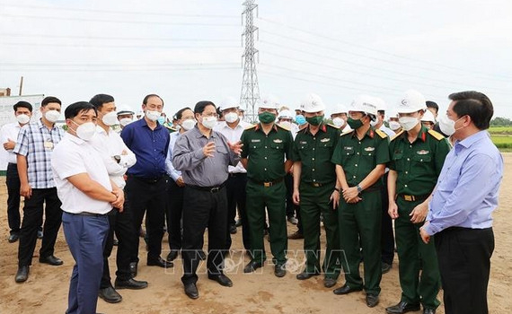 Thủ tướng Phạm Minh Ch&iacute;nh: C&aacute;c địa phương ph&aacute;t huy tinh thần tự lực tự cường để x&acirc;y dựng c&aacute;c dự &aacute;n giao th&ocirc;ng kết nối