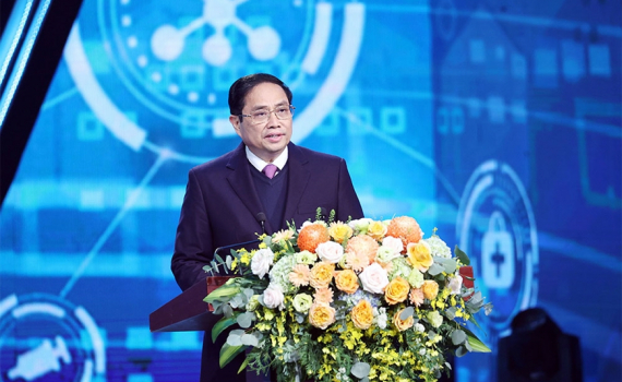Thủ tướng Phạm Minh Ch&iacute;nh dự Chương tr&igrave;nh nghệ thuật &ldquo;Kh&uacute;c tr&aacute;ng ca người chiến sĩ &aacute;o trắng&rdquo;