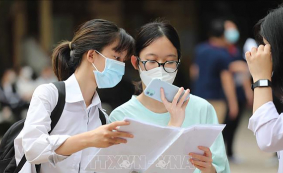 Th&iacute; sinh đăng k&yacute; thi tốt nghiệp Trung học phổ th&ocirc;ng theo h&igrave;nh thức trực tuyến