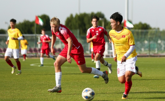 U20 Việt Nam phung ph&iacute; cơ hội trước Dubai City FC