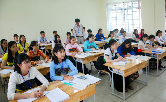 Học sinh d&acirc;n tộc thiểu số rất &iacute;t người được tuyển thẳng v&agrave;o trường phổ th&ocirc;ng d&acirc;n tộc nội tr&uacute;