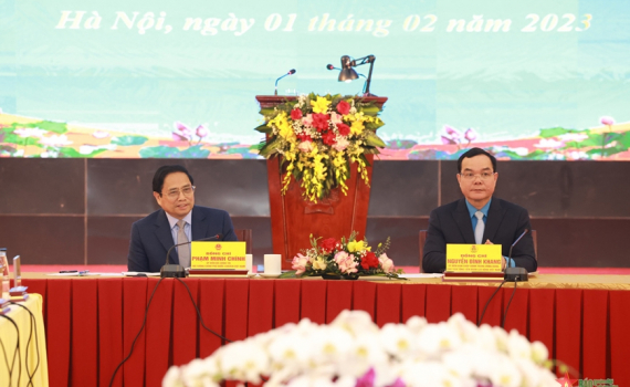 Thủ tướng Ch&iacute;nh phủ Phạm Minh Ch&iacute;nh l&agrave;m việc với Tổng Li&ecirc;n đo&agrave;n Lao động Việt Nam: Sớm giải quyết vấn đề việc l&agrave;m, thu nhập, đời sống của c&ocirc;ng nh&acirc;n lao động