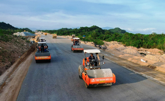 Đẩy nhanh giải ng&acirc;n đầu tư c&ocirc;ng dự &aacute;n giao th&ocirc;ng
