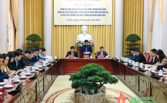 C&ocirc;ng bố lệnh của quyền Chủ tịch nước về Luật Kh&aacute;m bệnh, chữa bệnh mới