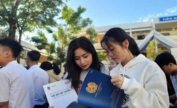 Bộ GD&ĐT l&ecirc;n tiếng trước đề nghị bỏ phương thức x&eacute;t học bạ v&agrave;o đại học