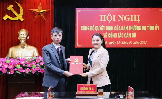 C&ocirc;ng bố Quyết định của Ban Thường vụ Tỉnh ủy về c&ocirc;ng t&aacute;c c&aacute;n bộ