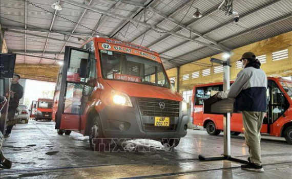 Cục Đăng kiểm Việt Nam nghi&ecirc;m cấm việc từ chối kiểm định với xe d&aacute;n đề can trang tr&iacute;