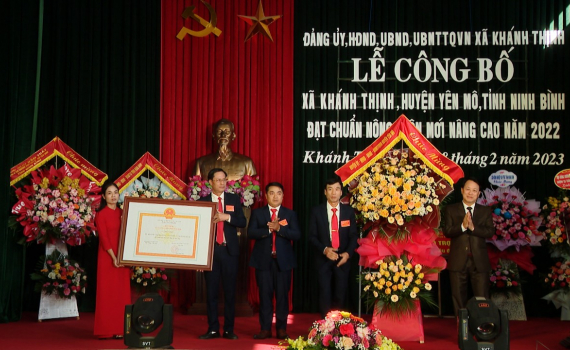 Kh&aacute;nh Thịnh đ&oacute;n bằng x&atilde; đạt chuẩn n&ocirc;ng th&ocirc;n mới n&acirc;ng cao