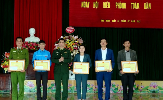 S&ocirc;i nổi "Ng&agrave;y hội Bi&ecirc;n ph&ograve;ng to&agrave;n d&acirc;n" tại huyện Kim Sơn
