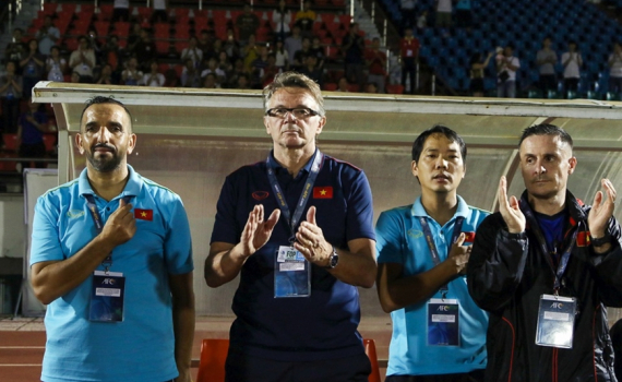 &Ocirc;ng Philippe Troussier l&agrave; huấn luyện vi&ecirc;n trưởng đội tuyển Việt Nam