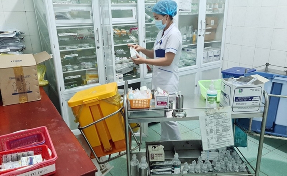 Thủ tướng chỉ đạo triển khai c&aacute;c giải ph&aacute;p bảo đảm đủ thuốc, trang thiết bị y tế
