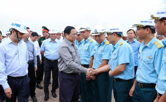Thủ tướng ph&acirc;n c&ocirc;ng giải quyết vướng mắc trong đầu tư, x&acirc;y dựng v&agrave; ph&aacute;t triển kết cấu hạ tầng giao th&ocirc;ng