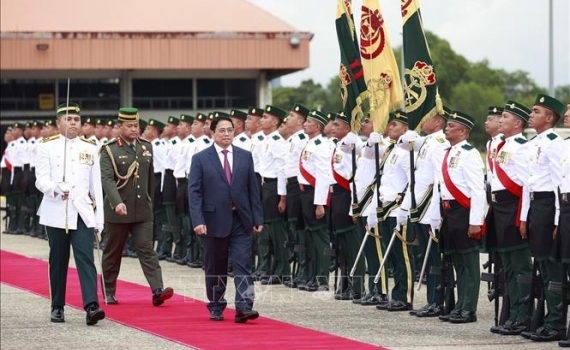 Thủ tướng Phạm Minh Ch&iacute;nh bắt đầu thăm Brunei Darussalam