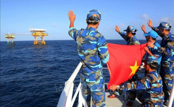 Sự xuy&ecirc;n tạc, k&iacute;ch động th&acirc;m hiểm về nhiệm vụ bảo vệ chủ quyền quốc gia tr&ecirc;n biển